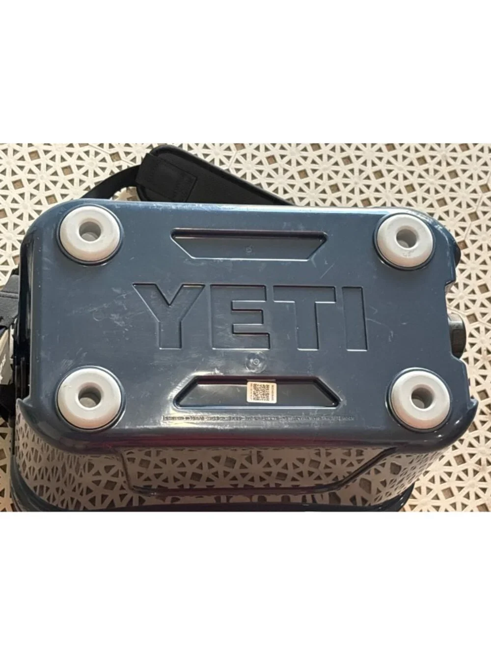 YETI Roadie 15 Hard Cooler in Navy Blue with tags Travel Outdoors